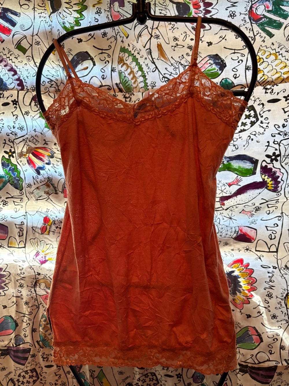 Lace trim crinkle fabric tunic tank